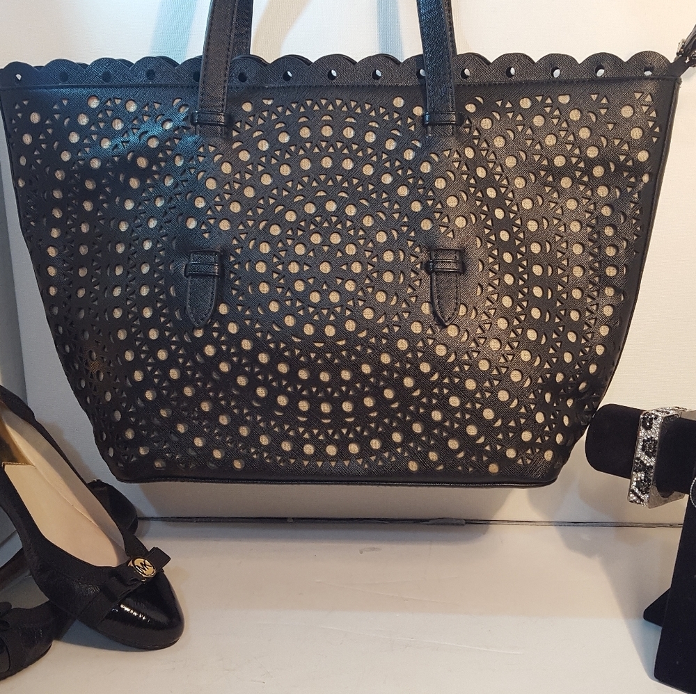 NWOT Saks Fifth Avenue Shoulder Bag